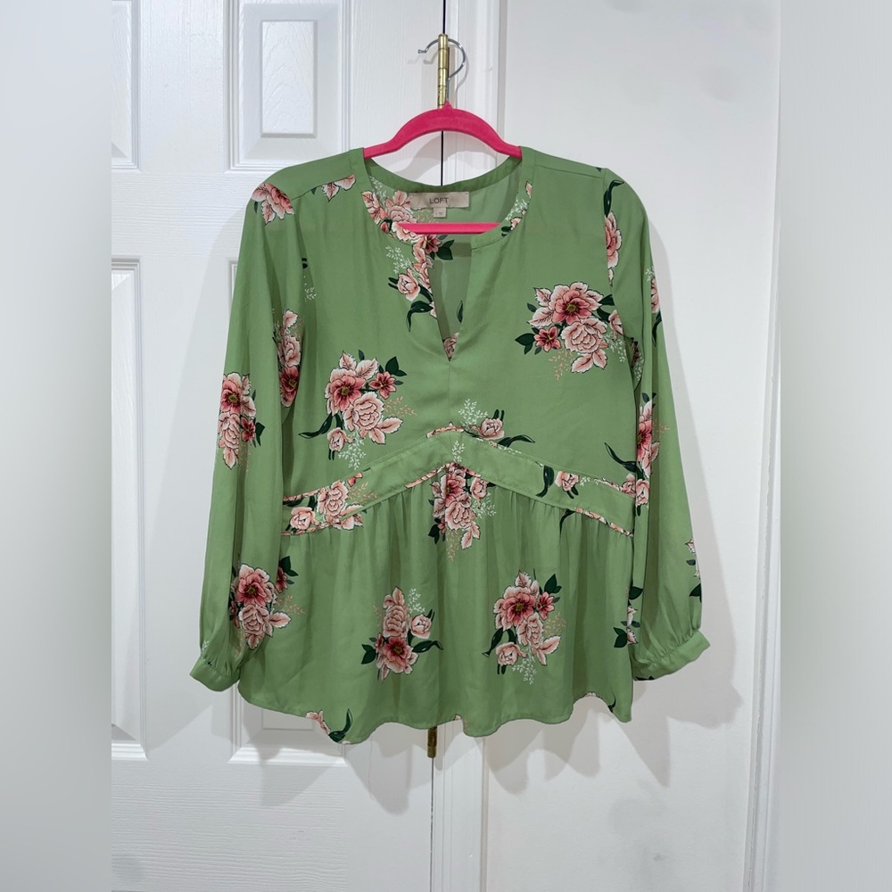 LOFT Green Floral Split Neck Blouse Long Sleeve Flowy Top Size Small